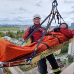 Übung der Höhenrettung am Hochhaus Varkausring 2 a (Foto: Höhenrettung Heidenau)