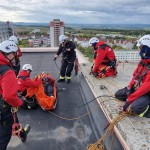 Übung der Höhenrettung am Hochhaus Varkausring 2 a (Foto: Höhenrettung Heidenau)