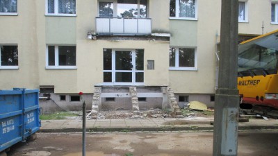 Abbruch der alten Eingangsbereiche an der Remscheider Straße 22 bis 27