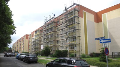 Gerüstarbeiten am Gebäude Robert-Klett-Ring 1 bis 3
